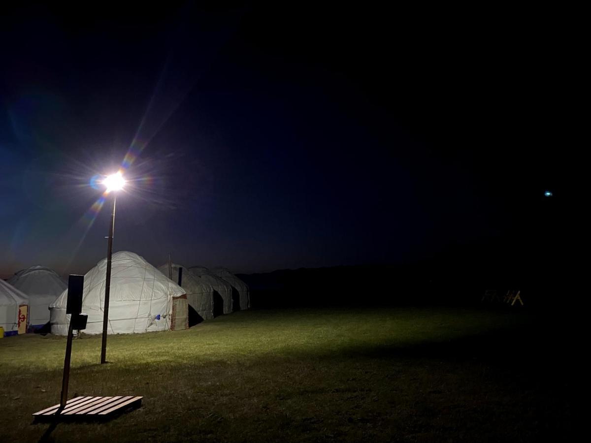 Yurt Camp Ali-Nur At Lake Song-Kol Юрточный Лагерь Али-Нур Озеро Сон-Куль Сон-Куль Кыргызстан Нарын Kyrgyzstan Naryn Exterior foto
