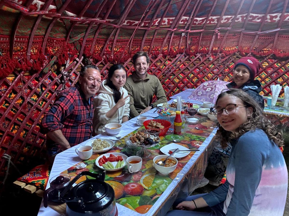 Yurt Camp Ali-Nur At Lake Song-Kol Юрточный Лагерь Али-Нур Озеро Сон-Куль Сон-Куль Кыргызстан Нарын Kyrgyzstan Naryn Exterior foto