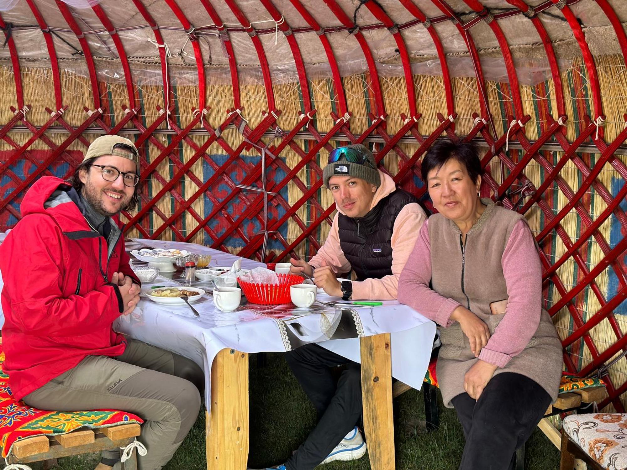 Yurt Camp Ali-Nur At Lake Song-Kol Юрточный Лагерь Али-Нур Озеро Сон-Куль Сон-Куль Кыргызстан Нарын Kyrgyzstan Naryn Exterior foto